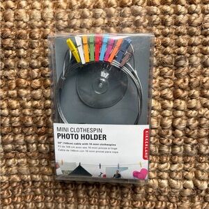 Kikkerland Colorful Clothespin Display Set